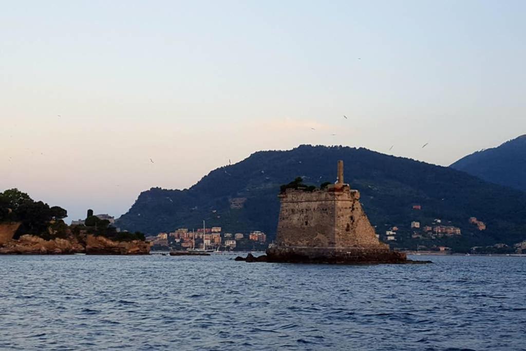 Infinity Blue Apartment Porto Venere Exterior photo